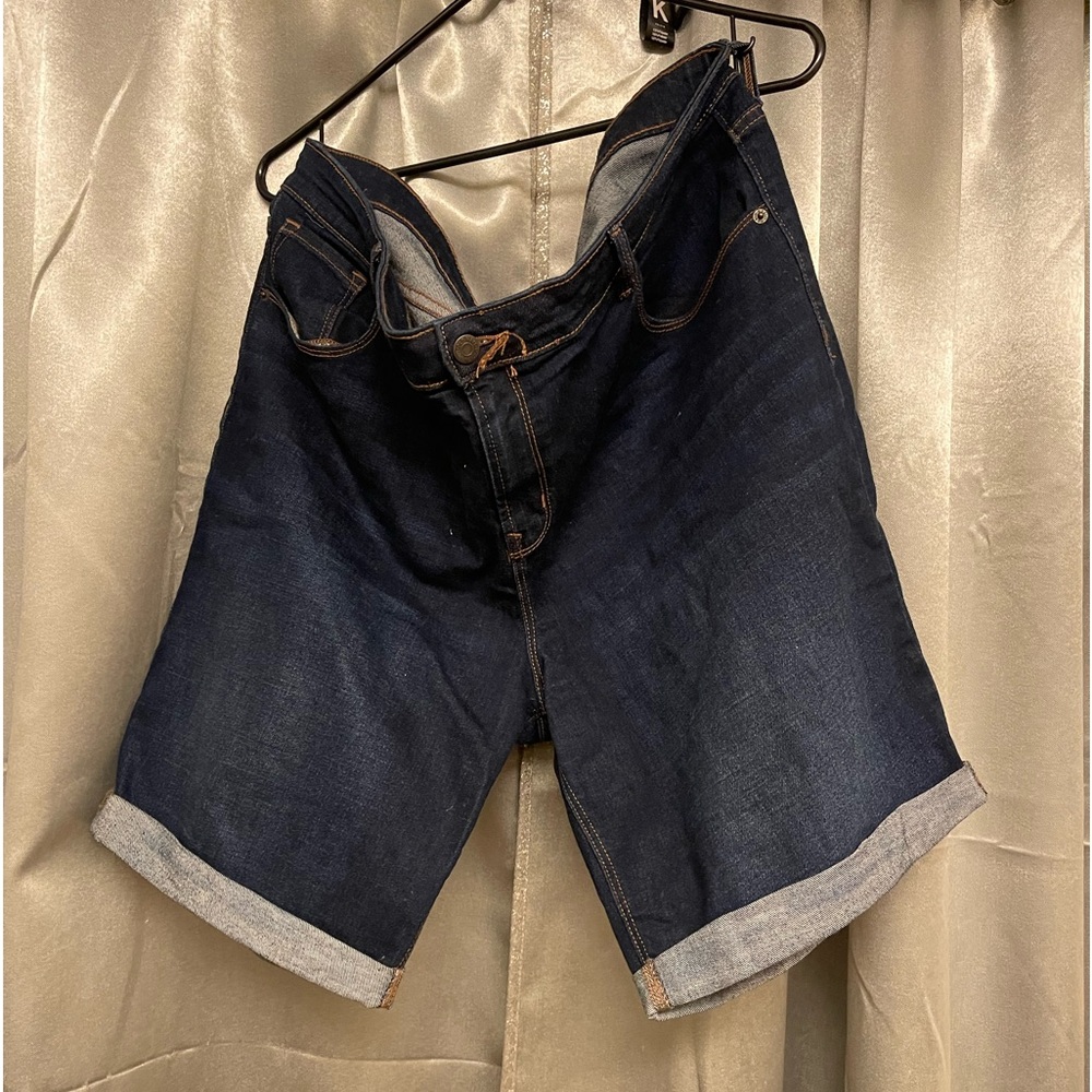 Old navy outlet women’s plus size Jean shorts worn